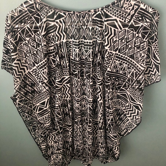 🔥3/15🔥Sheer blouse. - Picture 4 of 5